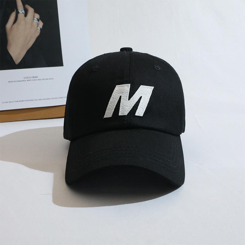 Gorra negra para hombres y mujeres, versión coreana de la gorra con visera, nuevo patrón de letras M, gorra de béisbol de primavera y verano