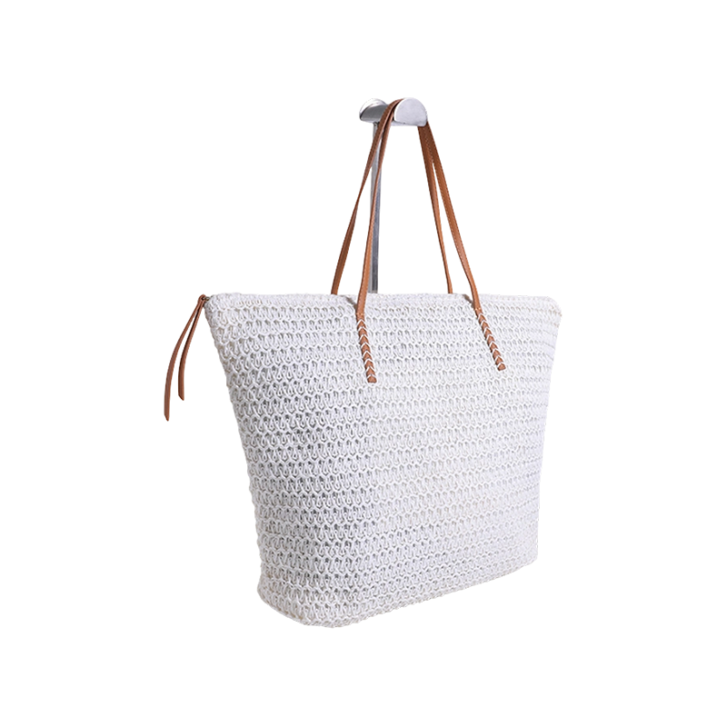 Bolso de papiro hecho a mano con flores de papiro de crochet blanco